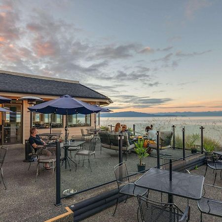 Bayside Oceanfront Resort Parksville Exterior foto