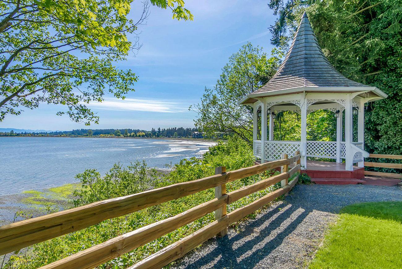 Bayside Oceanfront Resort Parksville Exterior foto