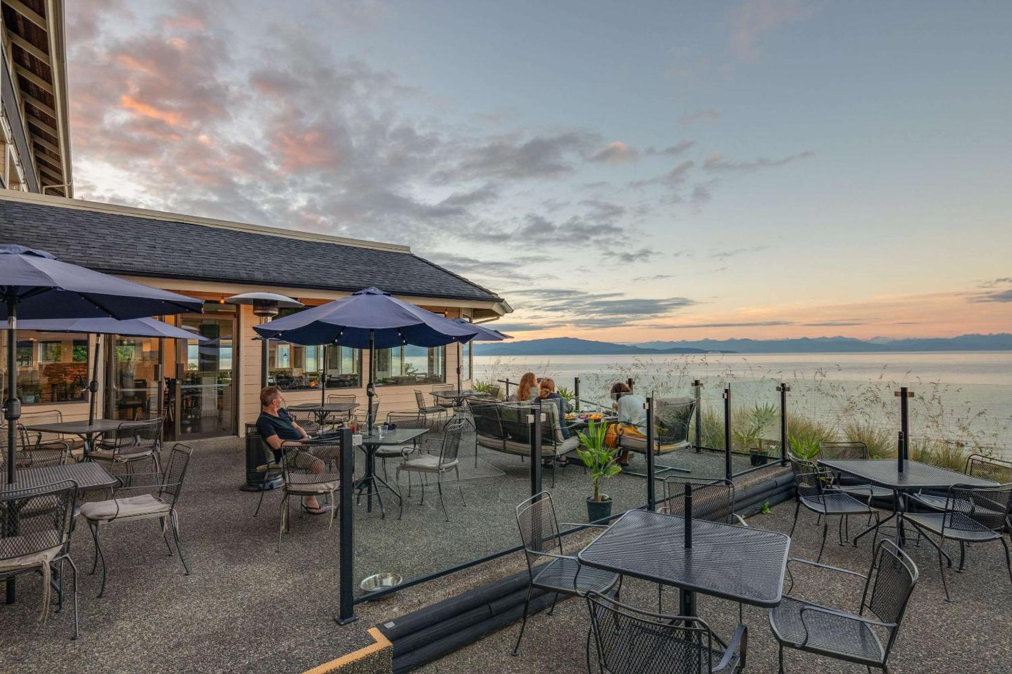 Bayside Oceanfront Resort Parksville Exterior foto