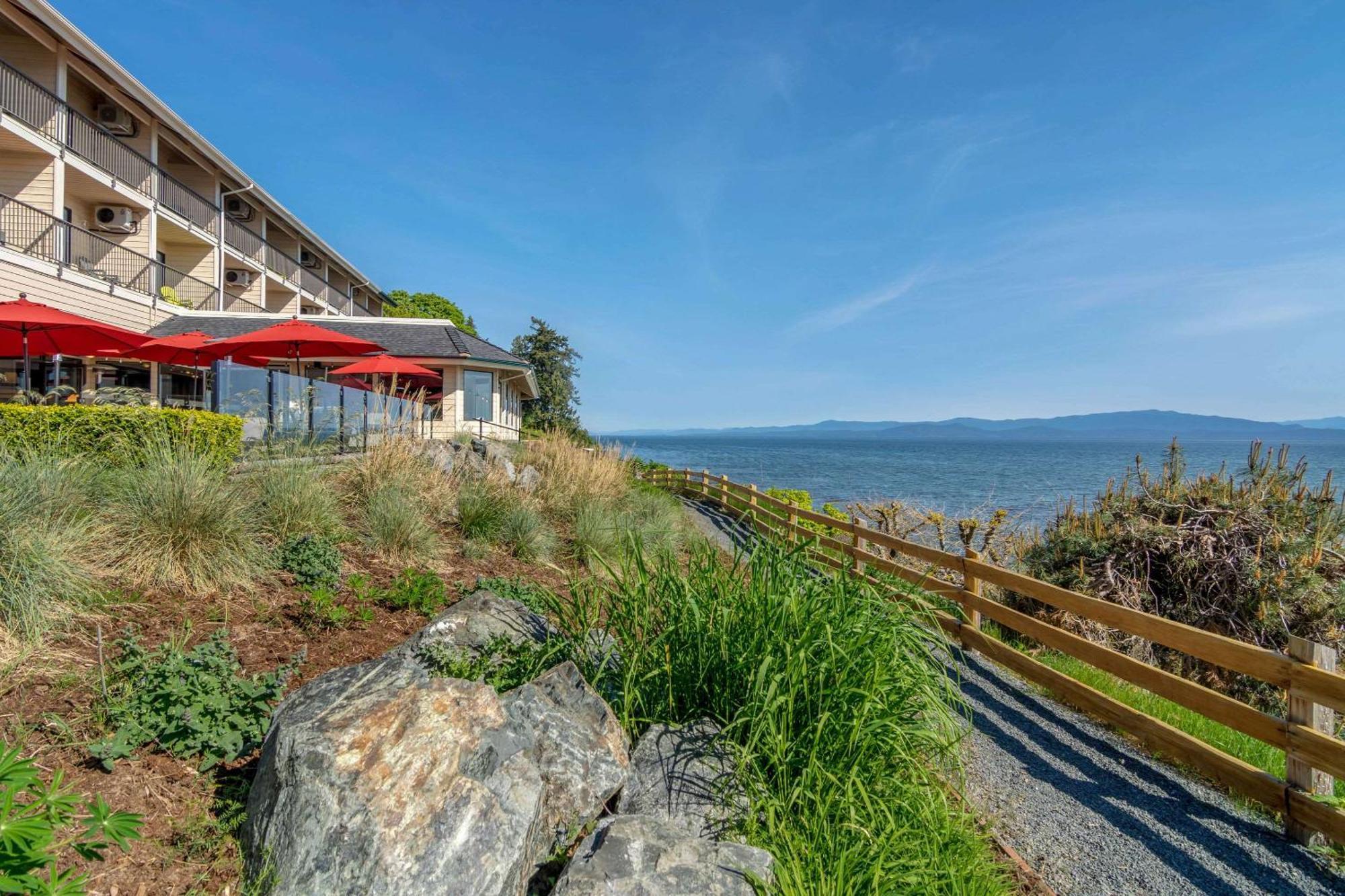 Bayside Oceanfront Resort Parksville Exterior foto